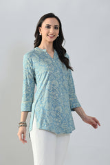 Green Sabhyata ladies Western kurti from a 3-piece set, showcasing the comfortable fabric and stylish design.