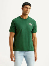 Levi's men's green crew neck T-shirt with brand logo, long sleeve, casual fit, showcasing front view and soft fabric texture.