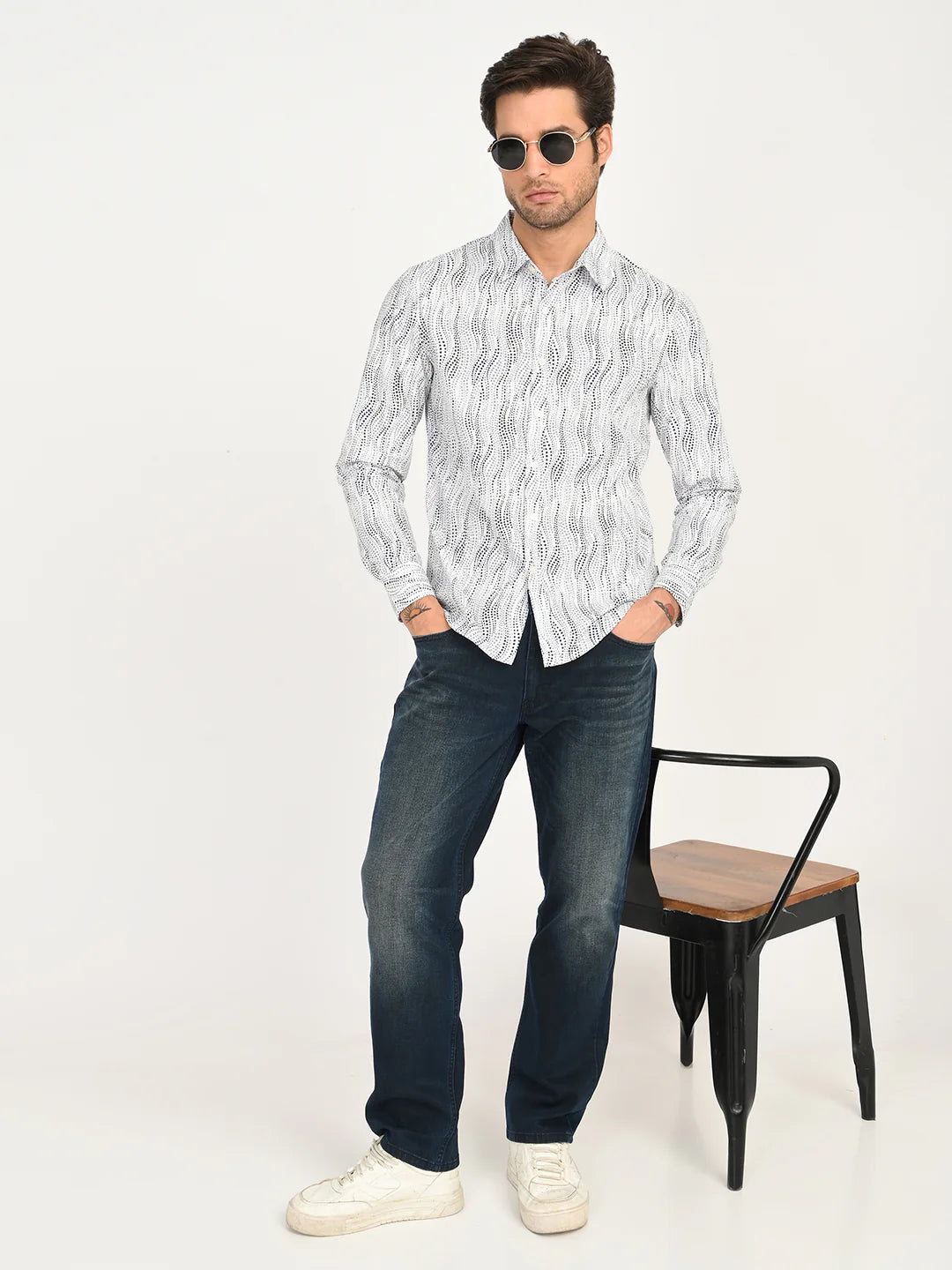 Men'S Abstract White Slim Fit Shirt
