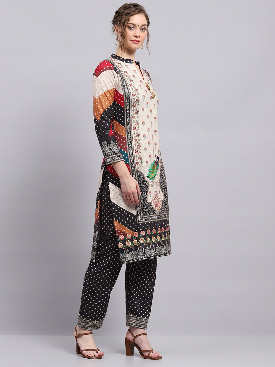 Women Cream Printed Round Neck 3/4Th Sleeve Kurti Set For Winter