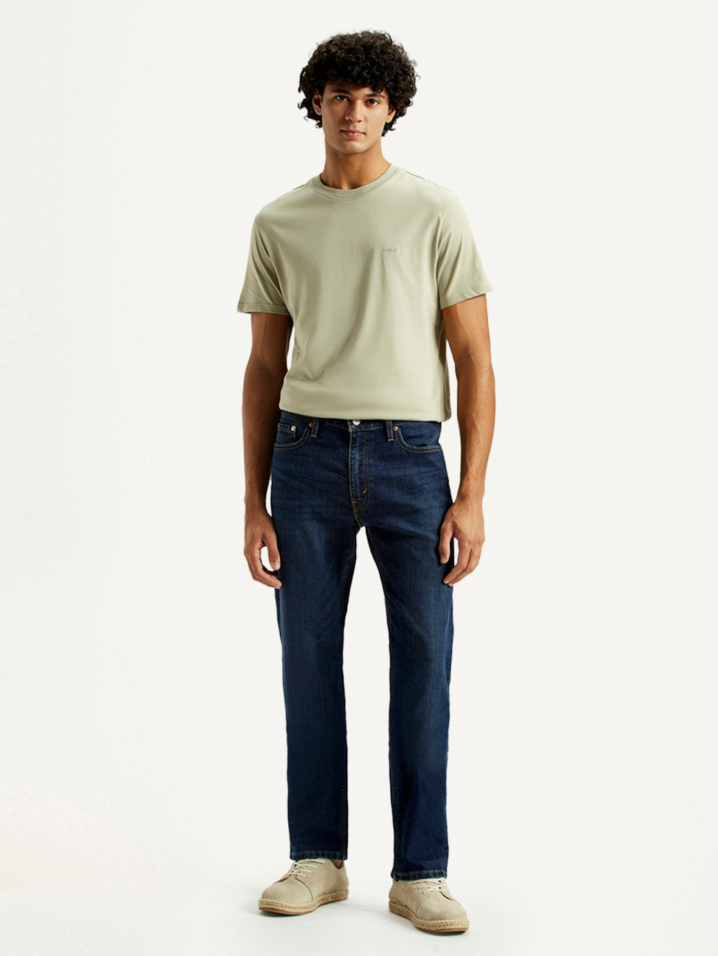 Levis men's jeans 23677-0351 front view, classic fit blue denim with five-pocket design and sturdy stitching.