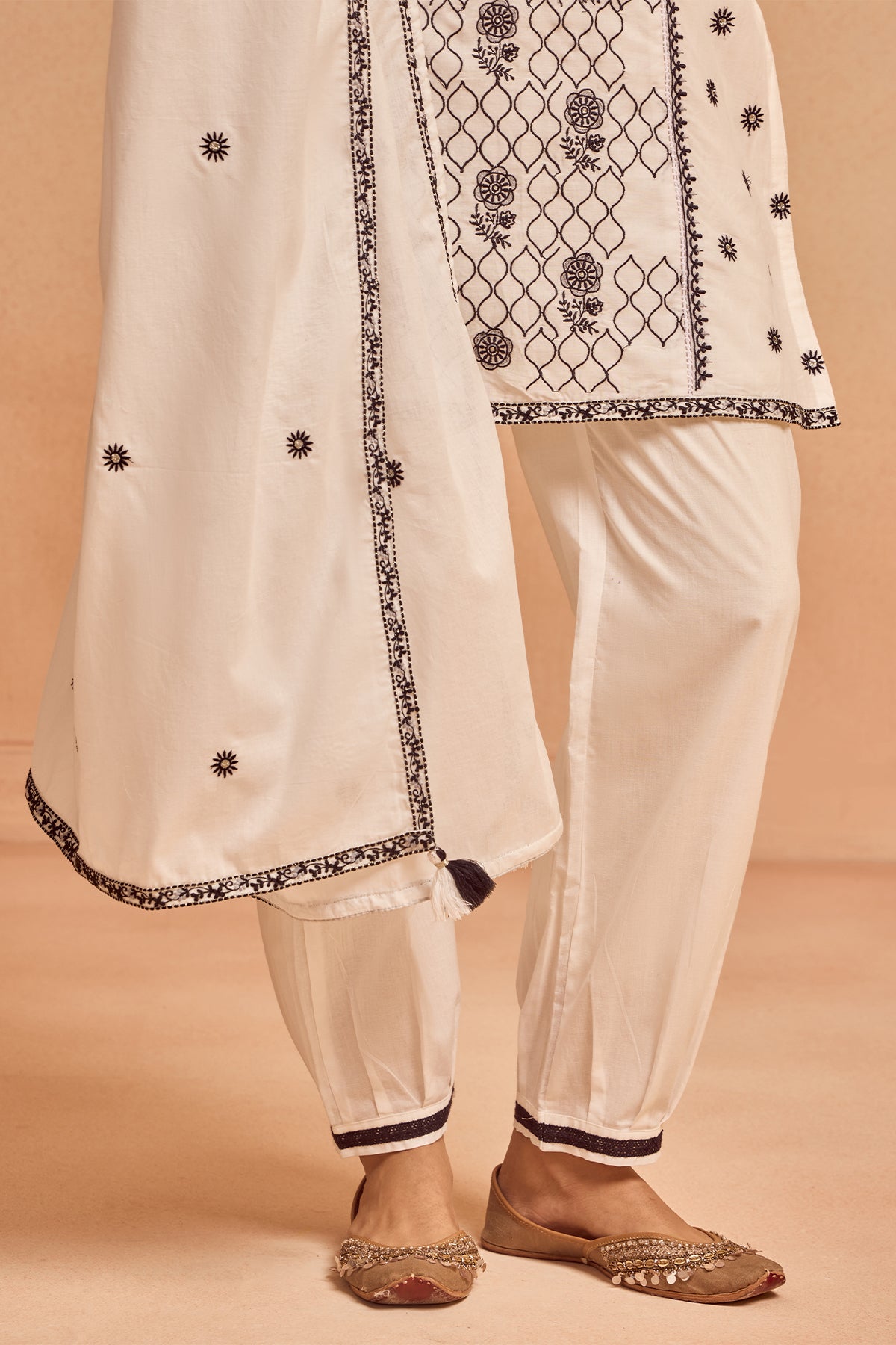 Sabhyata Ladies Western Kurti 3Pcs Set 251Vls7046 White
