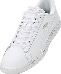 White Puma Smash V2 L unisex adult sneakers, sporty footwear with a clean design, featuring Puma branding and classic lace-up style.