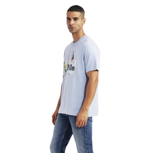 Men's light-blue crew neck T-shirt with graphic print from Levi's, showcasing casual style and short sleeve design.