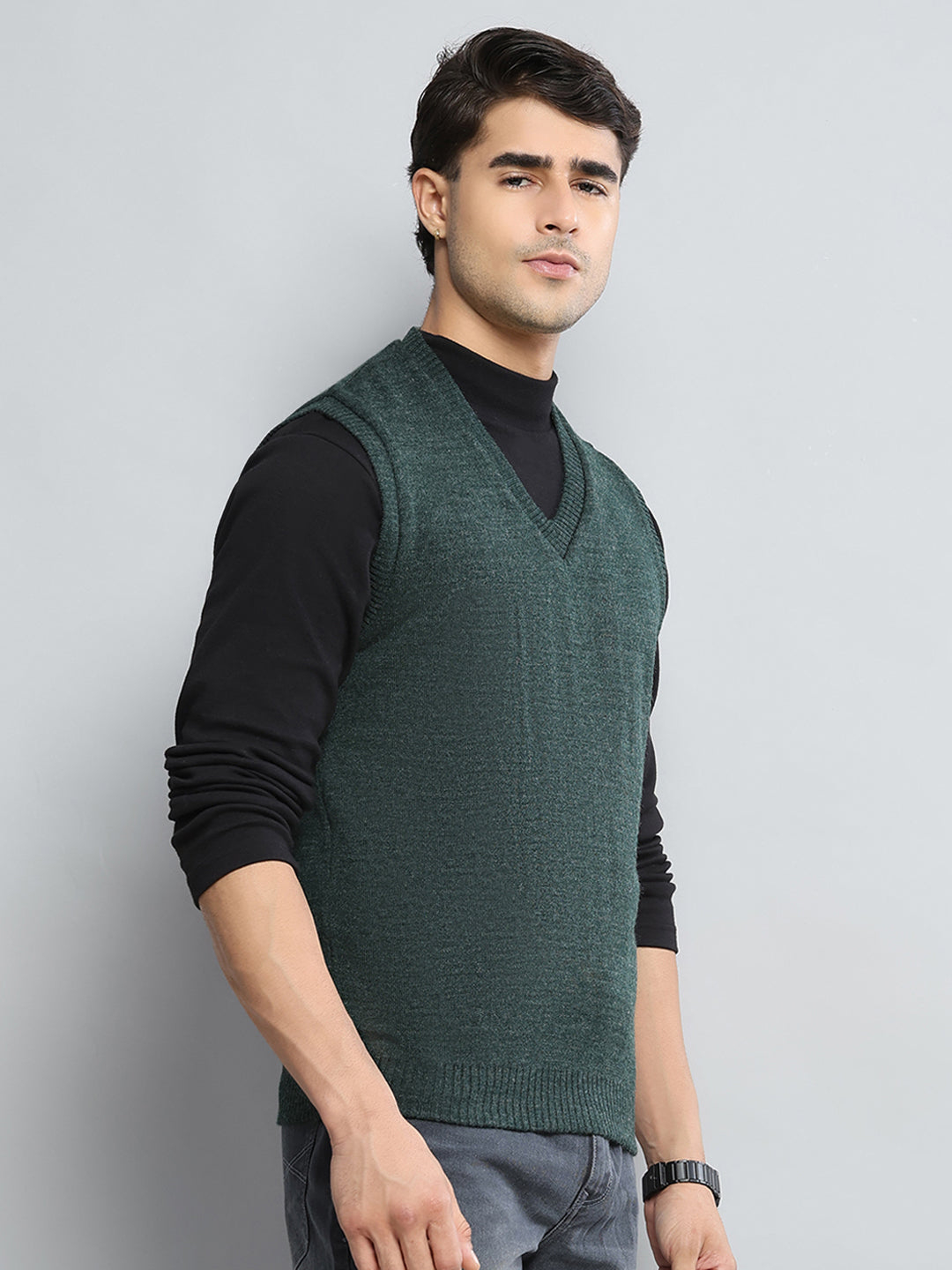 Men Green Solid V Neck Sleeveless Sweater