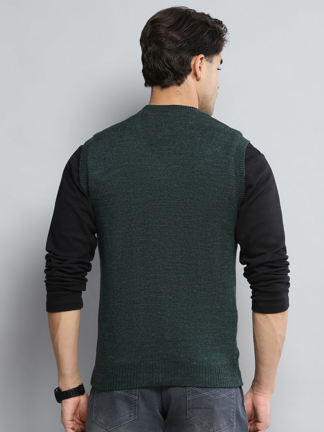 Men Green Solid V Neck Sleeveless Sweater