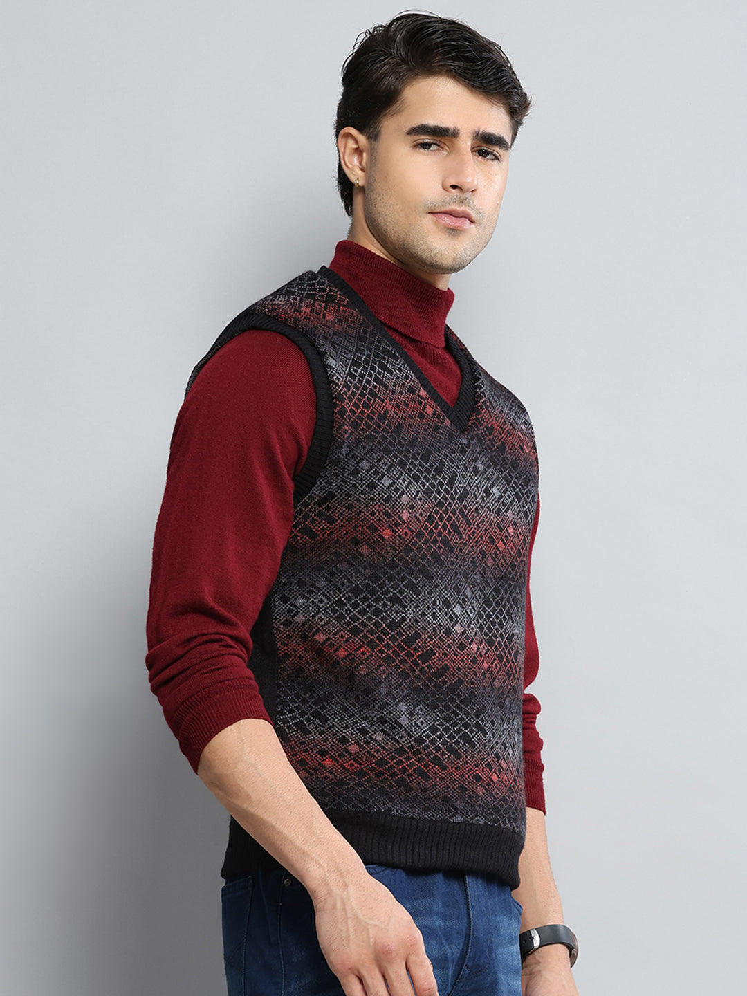 Men Green Solid V Neck Sleeveless Sweater