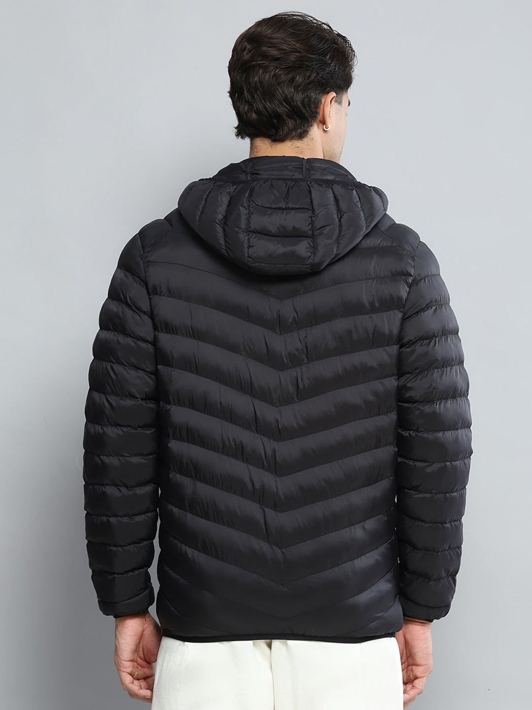 Men Black Solid Hooded Full Sleeve Jacket