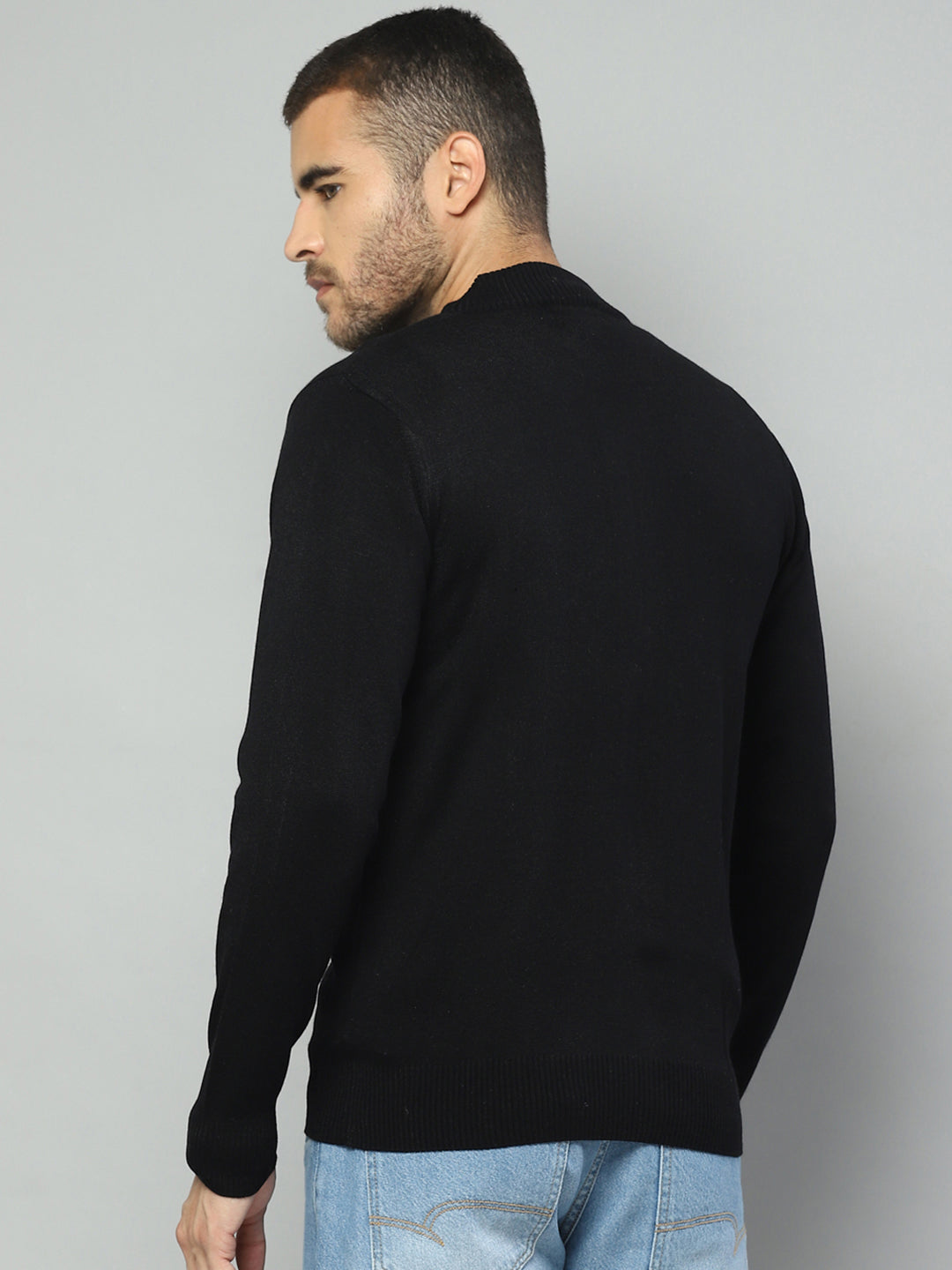 Men Black Solid Collar Full Sleeve Pullover