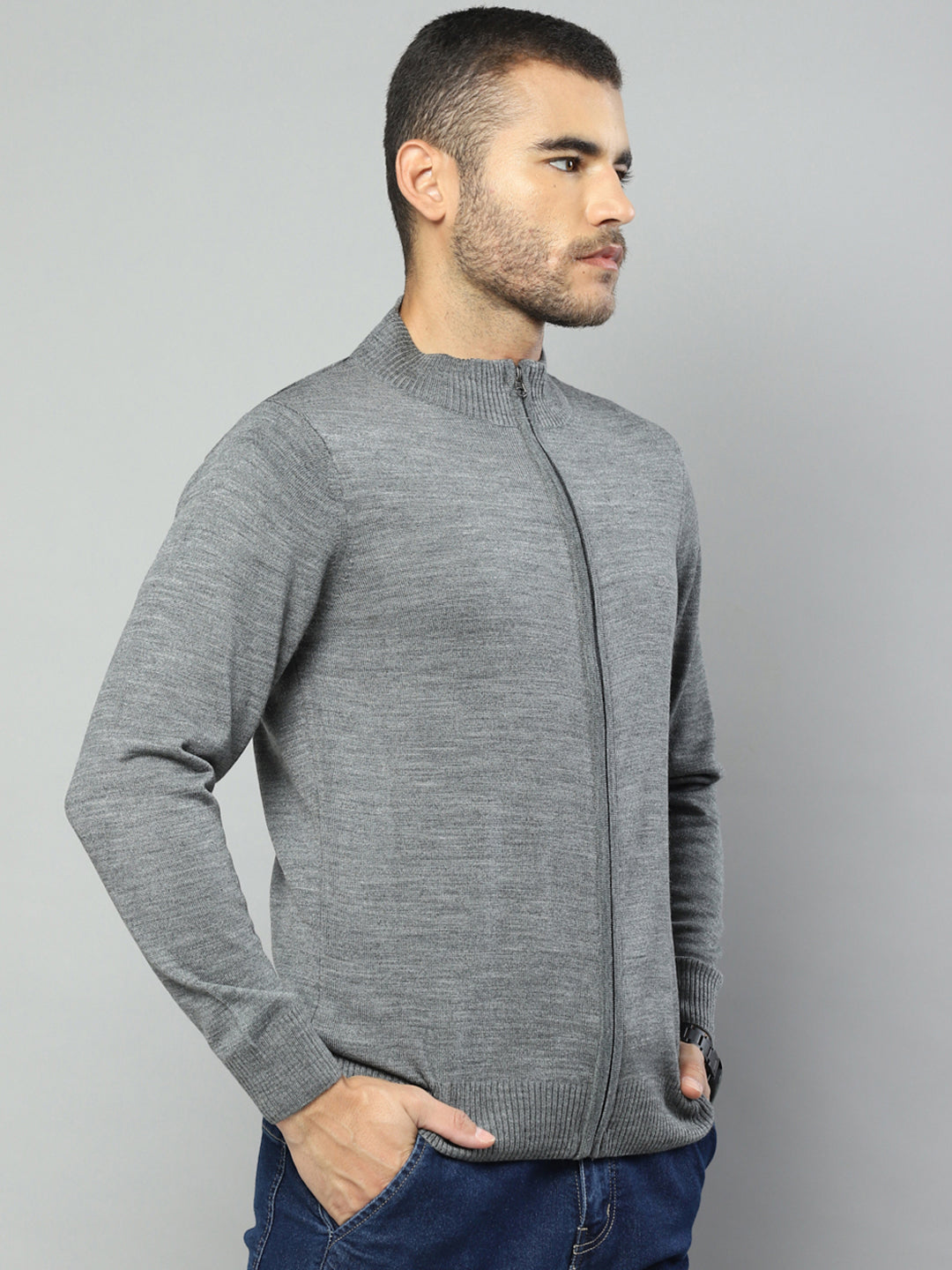 Men Grey Solid Collar Full Sleeve Pullover