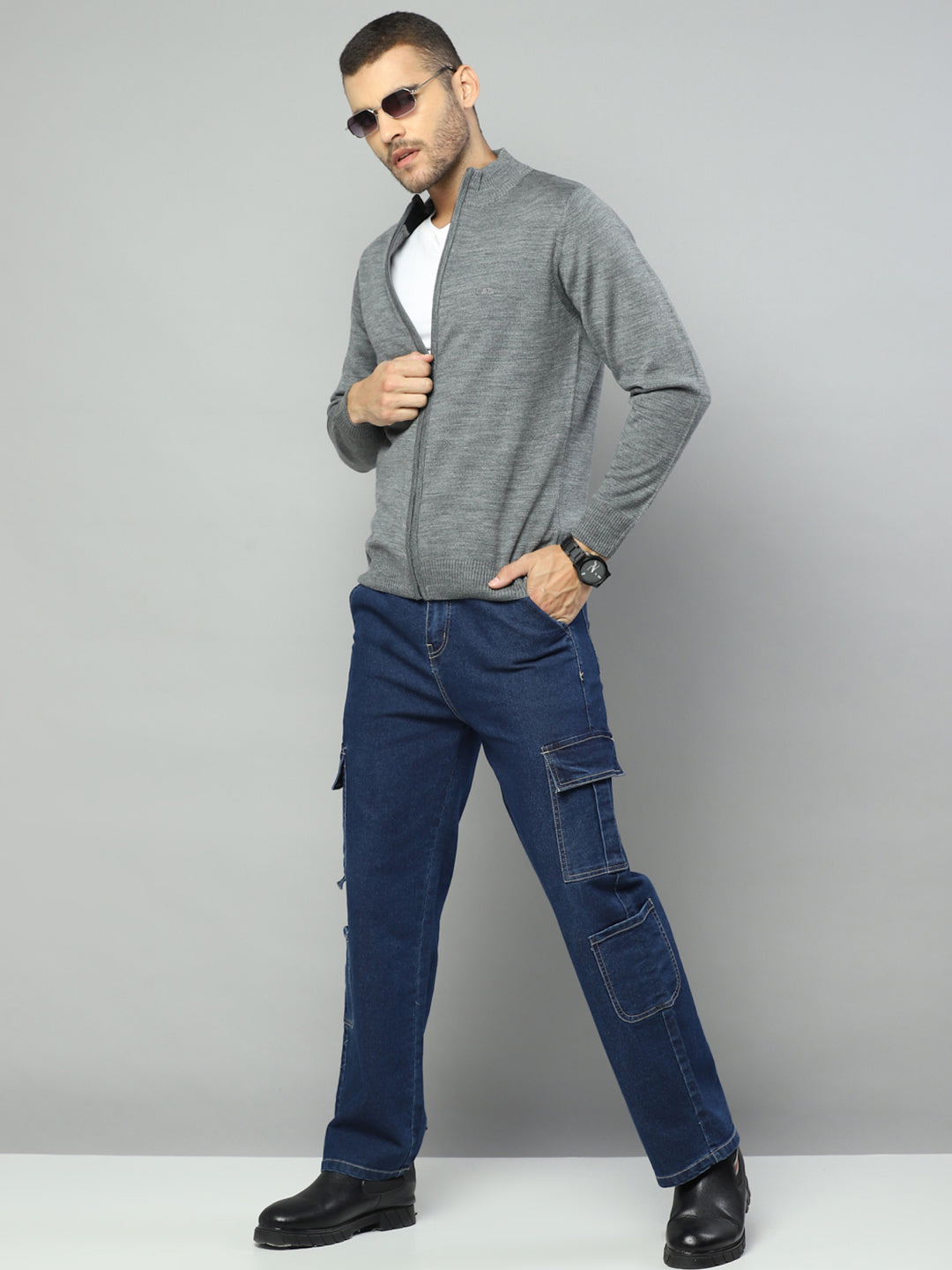 Men Grey Solid Collar Full Sleeve Pullover