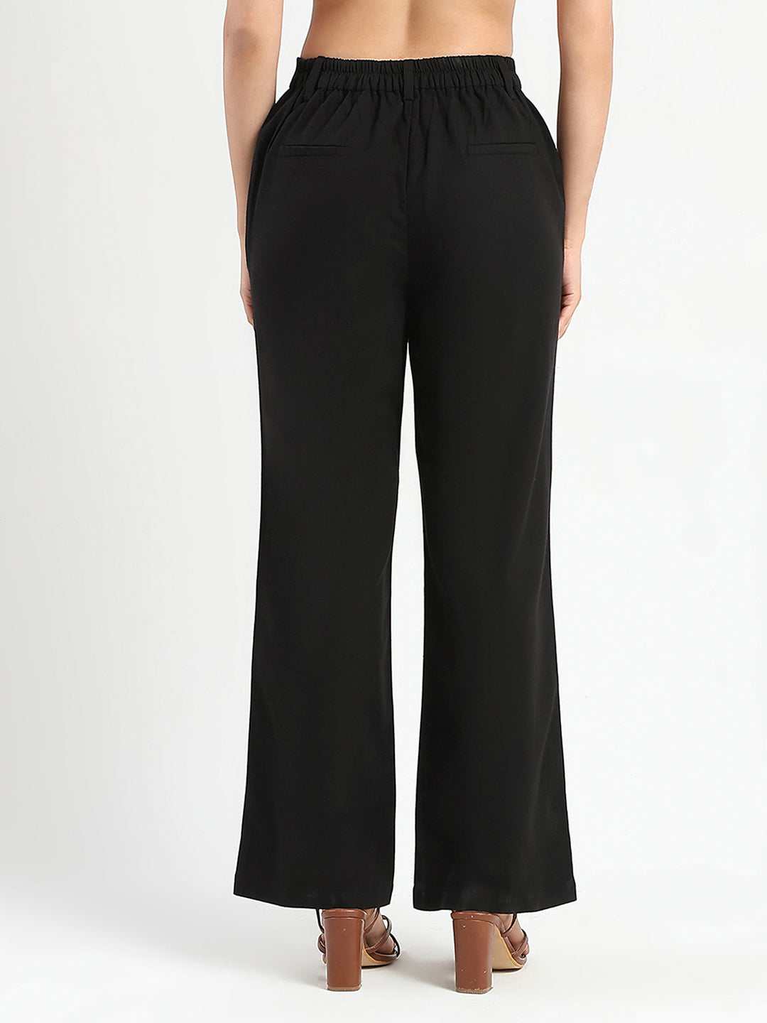 Madame Ladies Western pants in denim with a straight fit, featuring classic Western styling and belt loops.