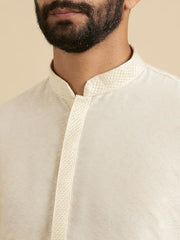 Manyavar Stylish Casual Silk Blend Full Sleeves Kurta Set for Men (Cream, X-Large)