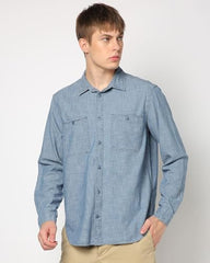 GAP Mens Chambray Spread?Collar Shirt with Patch Pockets, Blue,L