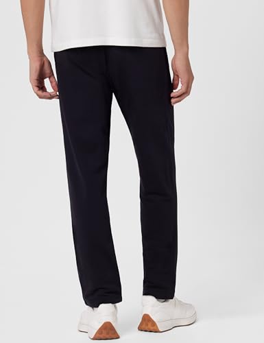 Black Reebok men's dash pants in sportswear style, featuring a comfortable fit and athletic design for active wear.