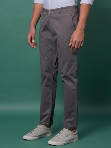 Crimsoune Club men's grey casual trousers with a relaxed fit, suitable for everyday wear and stylish comfort.