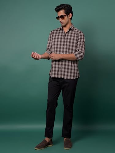 Black Crimsoune Club men's casual trousers featuring a relaxed fit and stylish design, ideal for everyday wear.