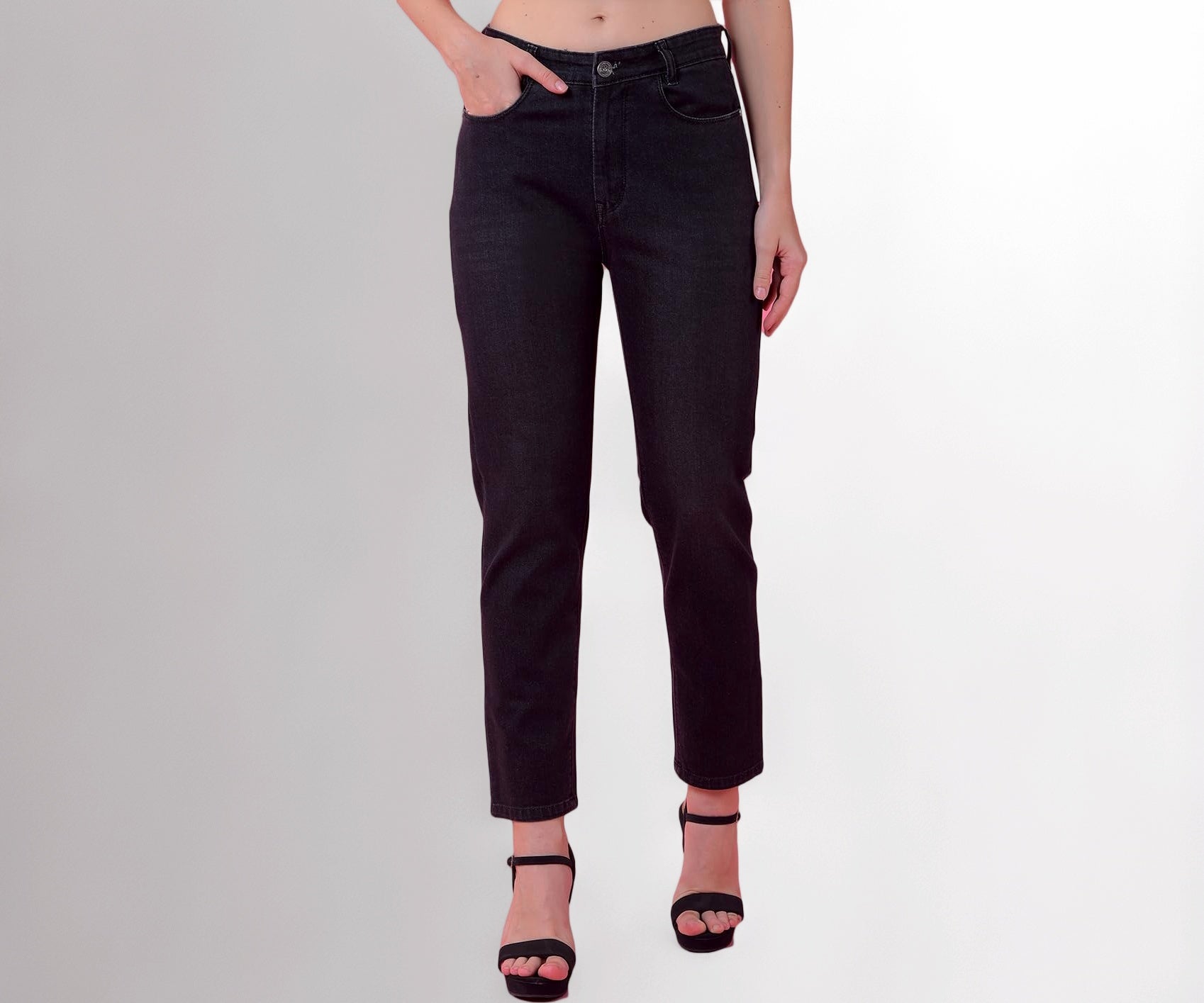 Crimsoune Club Women's Classic Black Straight Leg Denim Jeans (34)