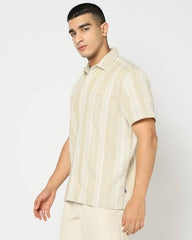 Men's Striped Spread Collar Shirt