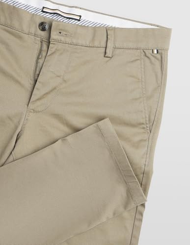 Arrow Sport men's textured Bronson slim fit trousers, casual men's lower wear with a tailored fit and subtle textured fabric.