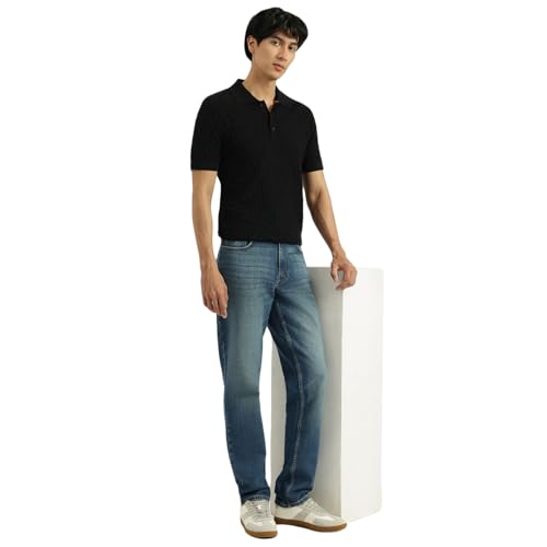 United Colors of Benetton washed straight fit men's jeans, denim with classic five-pocket design and belt loops.