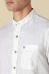 Men White Custom Fit Stripe Full Sleeves Casual Shirt