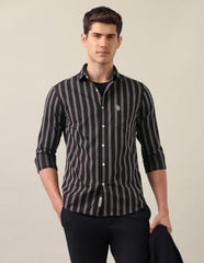 U.S.Polo Association Men's Tailored Fit Vertical Striped Shirt