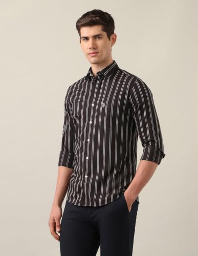 U.S.Polo Association Men's Tailored Fit Vertical Striped Shirt