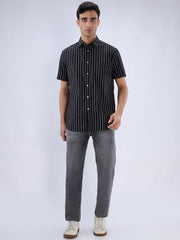 Parx Men Slim Fit Stripe Pattern Cotton Blend Semicutaway Collar Half Sleeve Casual Shirt Black