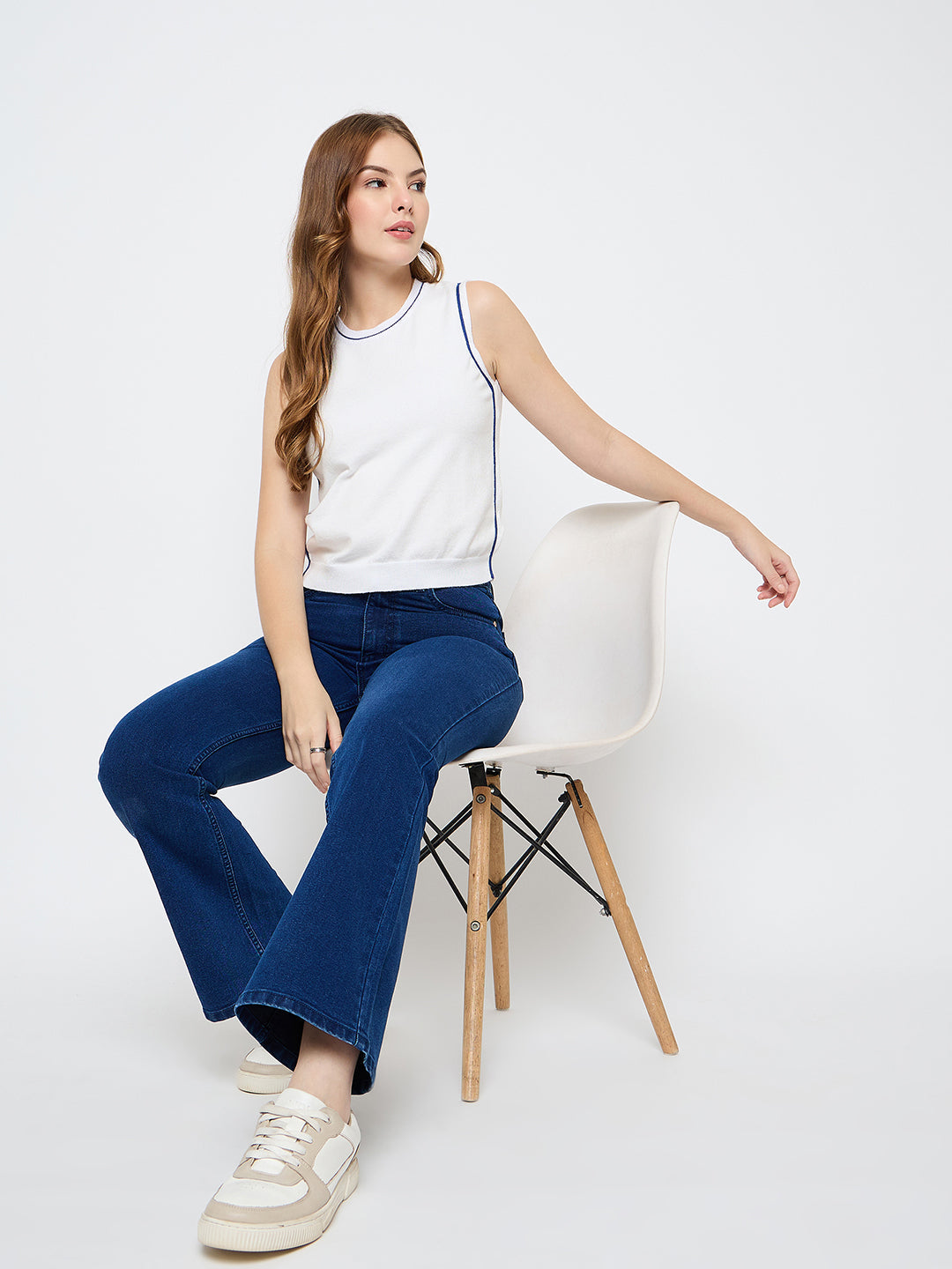 Madame Contrast Trim Sleeveless Blue Knitted Top