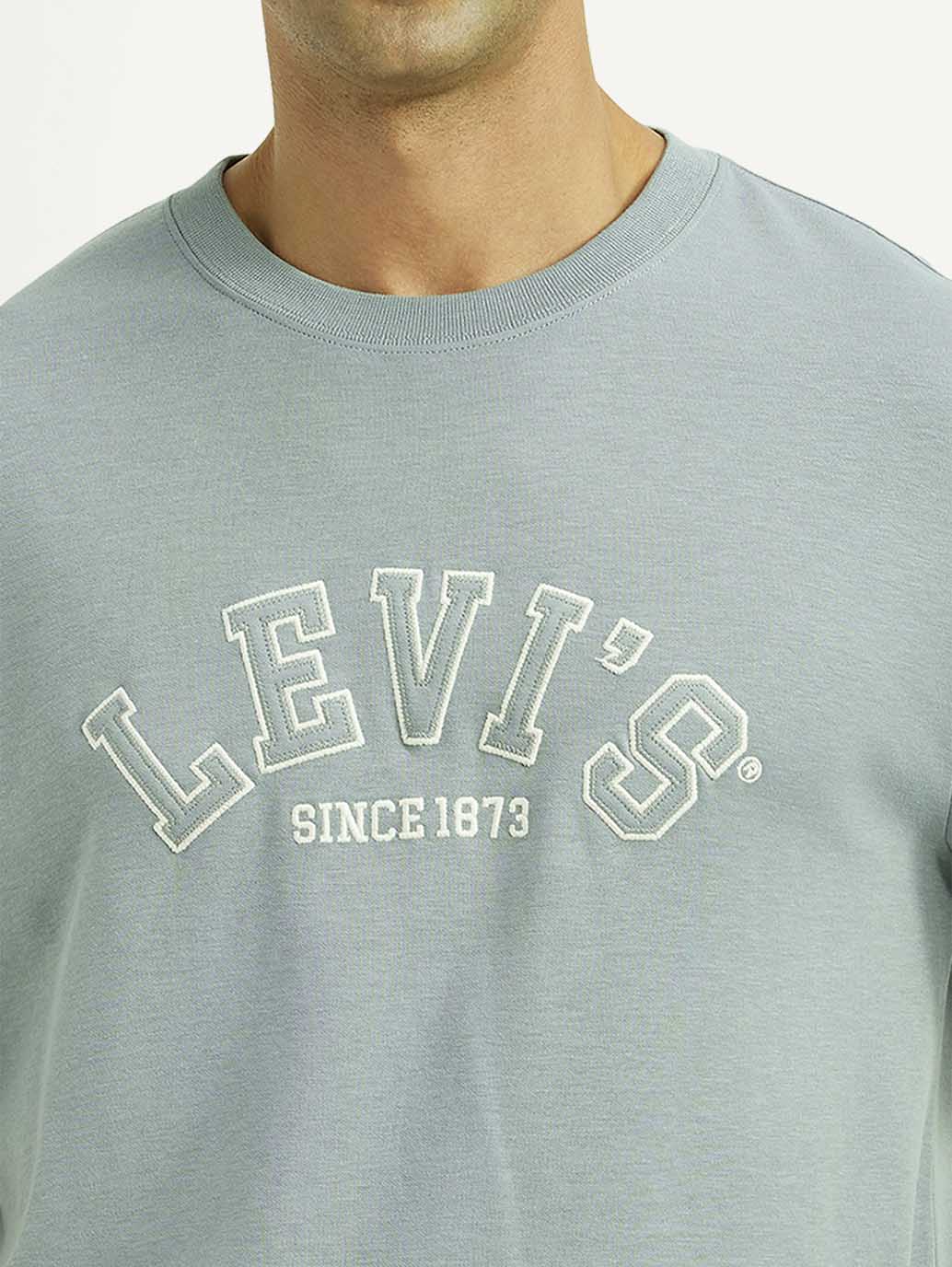 Levi's men's long-sleeve T-shirt in black with crew neck and subtle logo detail, casual style for everyday wear.