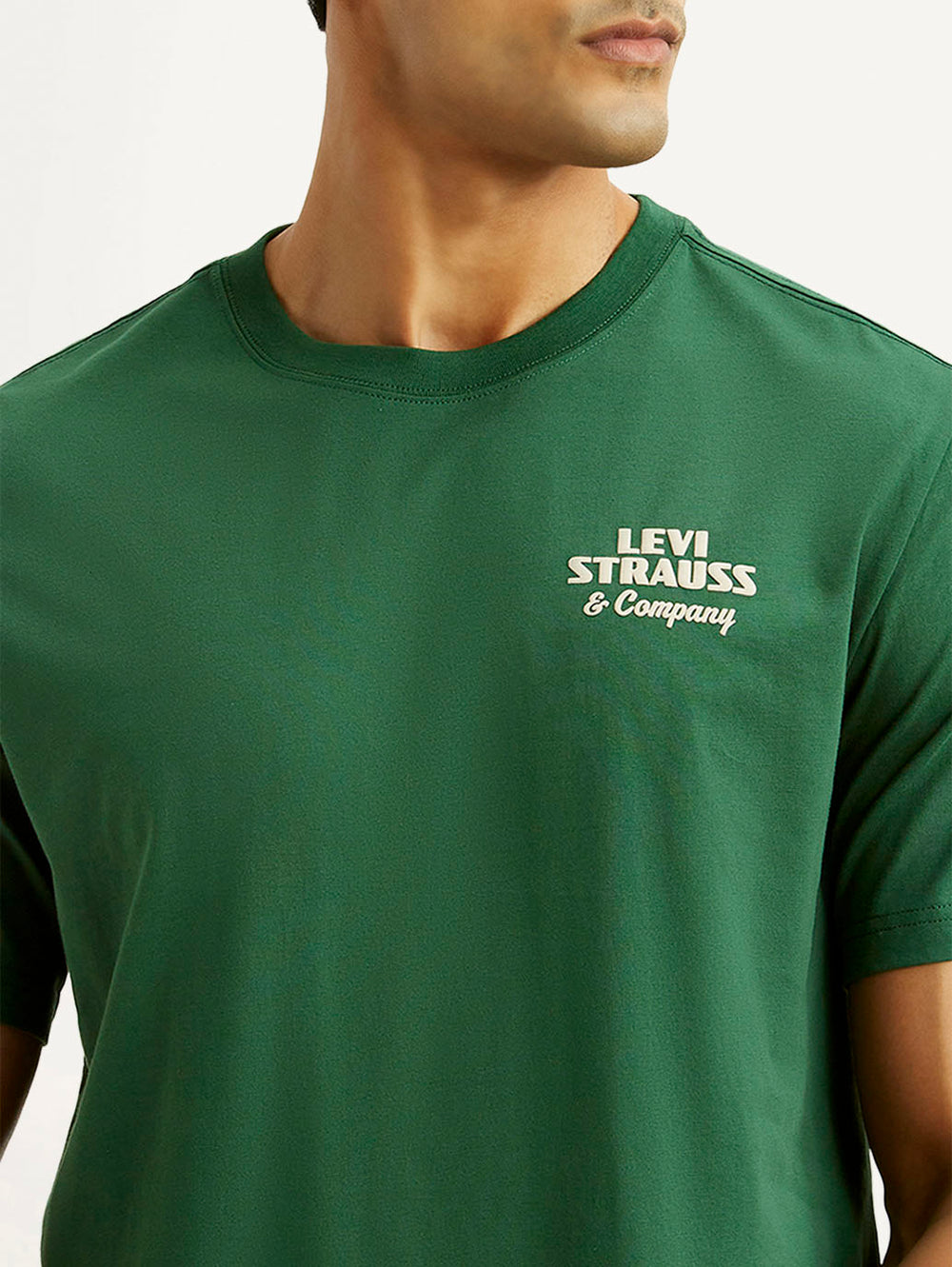 Levi's men's green crew neck T-shirt with brand logo, short-sleeve design, casual style, and soft fabric.