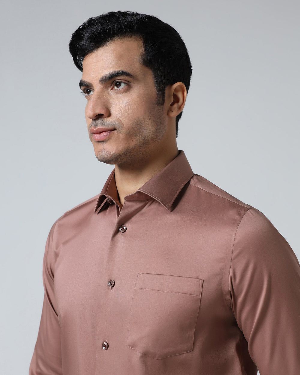 Dusty pink men's non-iron solid formal shirt by Blackberry, Sylvia model, with a classic collar and tailored fit.
