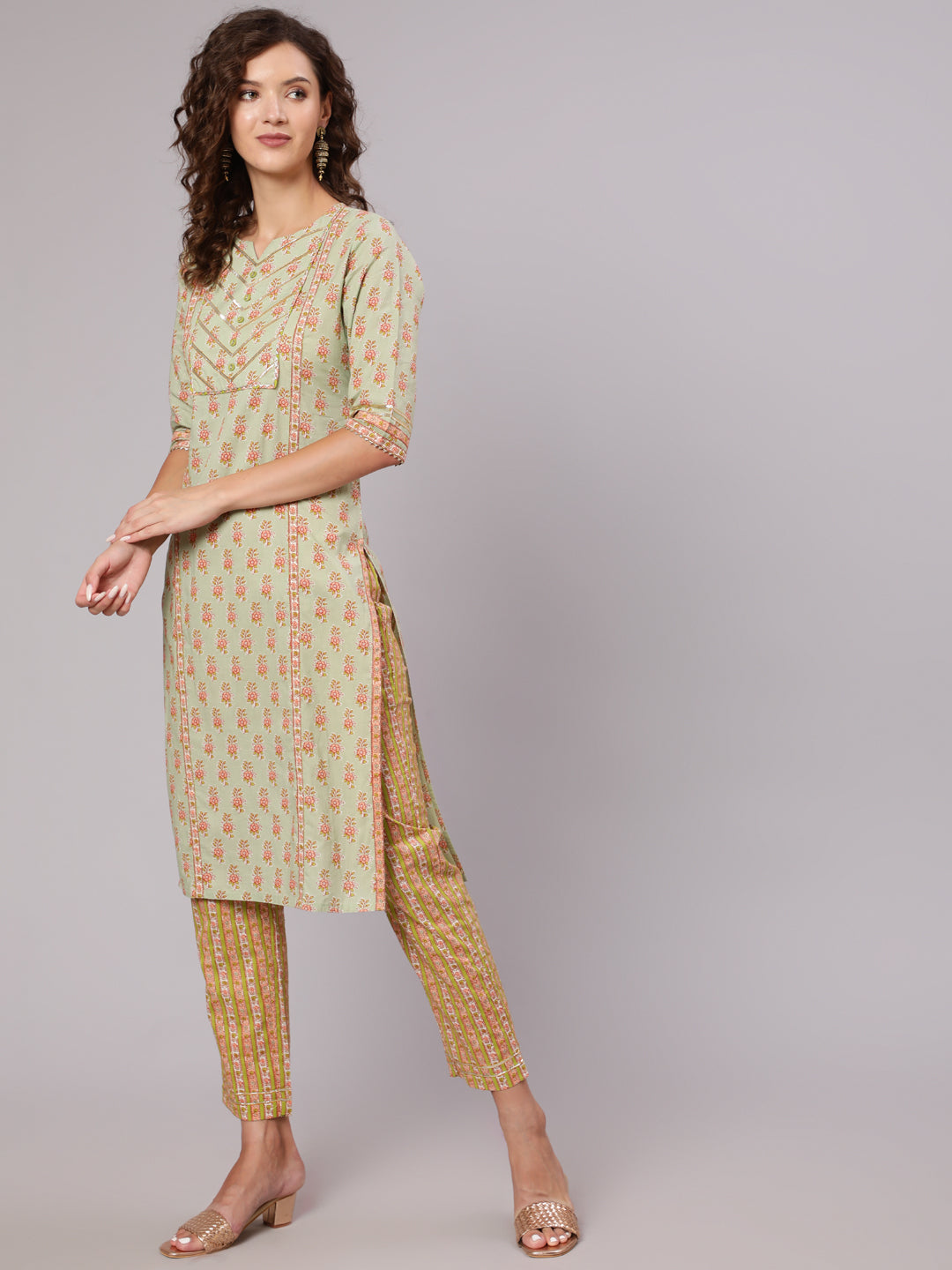 A Green Straight Ethnic Printed Gota Embellished Kurta With Printed Pants And Dupatta