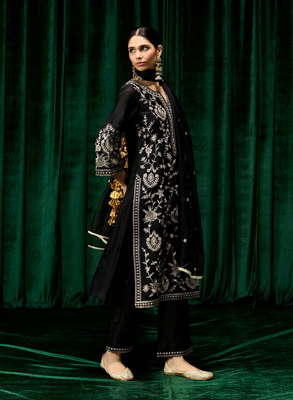 Raina Embroidered Ladies Kurta Set With Dupatta