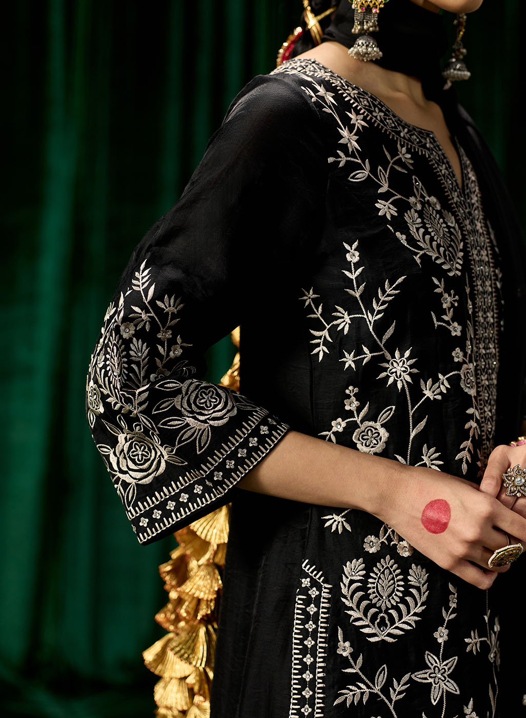 Raina Embroidered Ladies Kurta Set With Dupatta