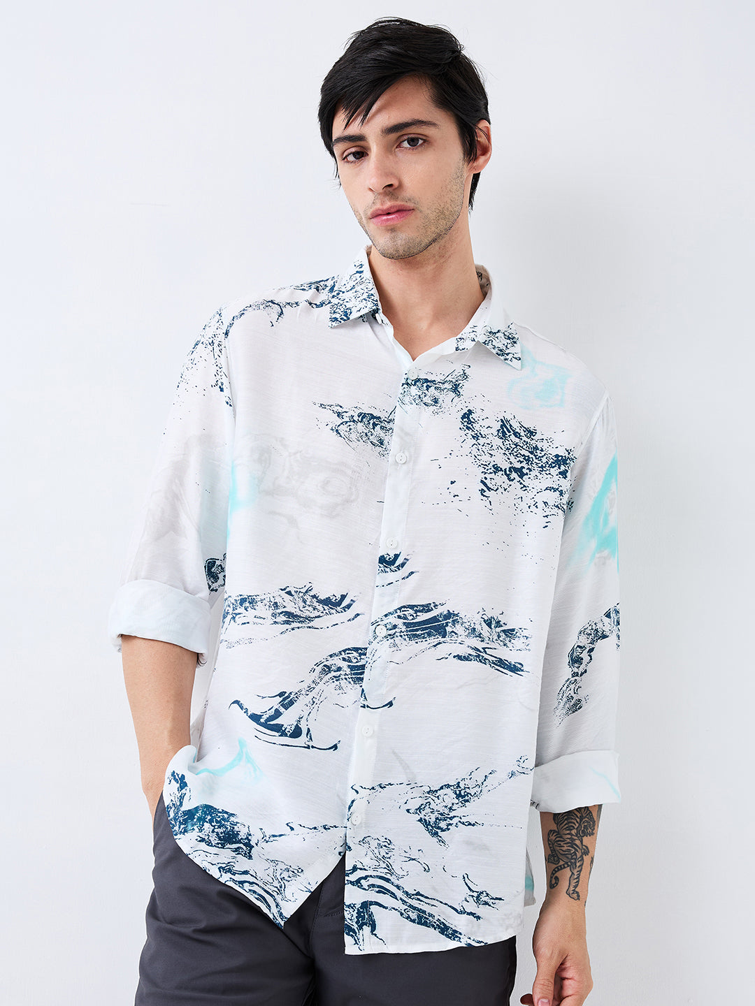 Men White Slim Fit Printed Full Sleeve Shirt