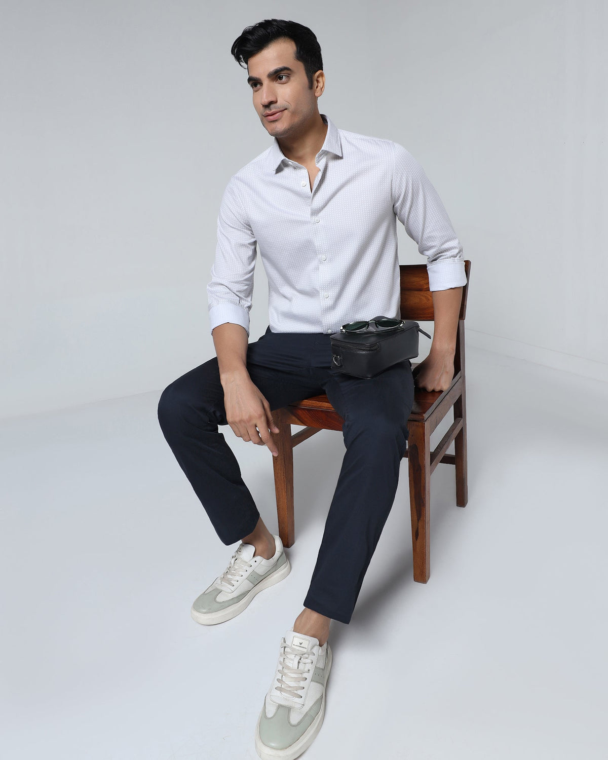 Blackberry men's navy solid khaki casual trousers, Hemlock style, showing front view and tailored fit.