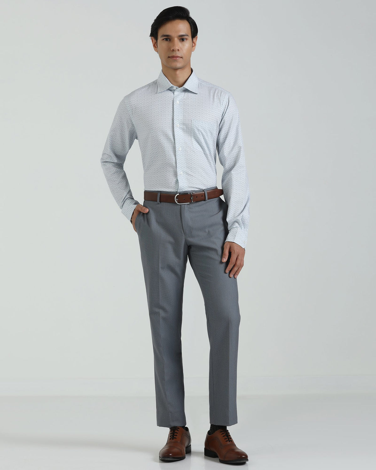 Blackberry men's slim fit B-91 formal grey textured trouser with tailored design and classic style, ideal for professional occasions.