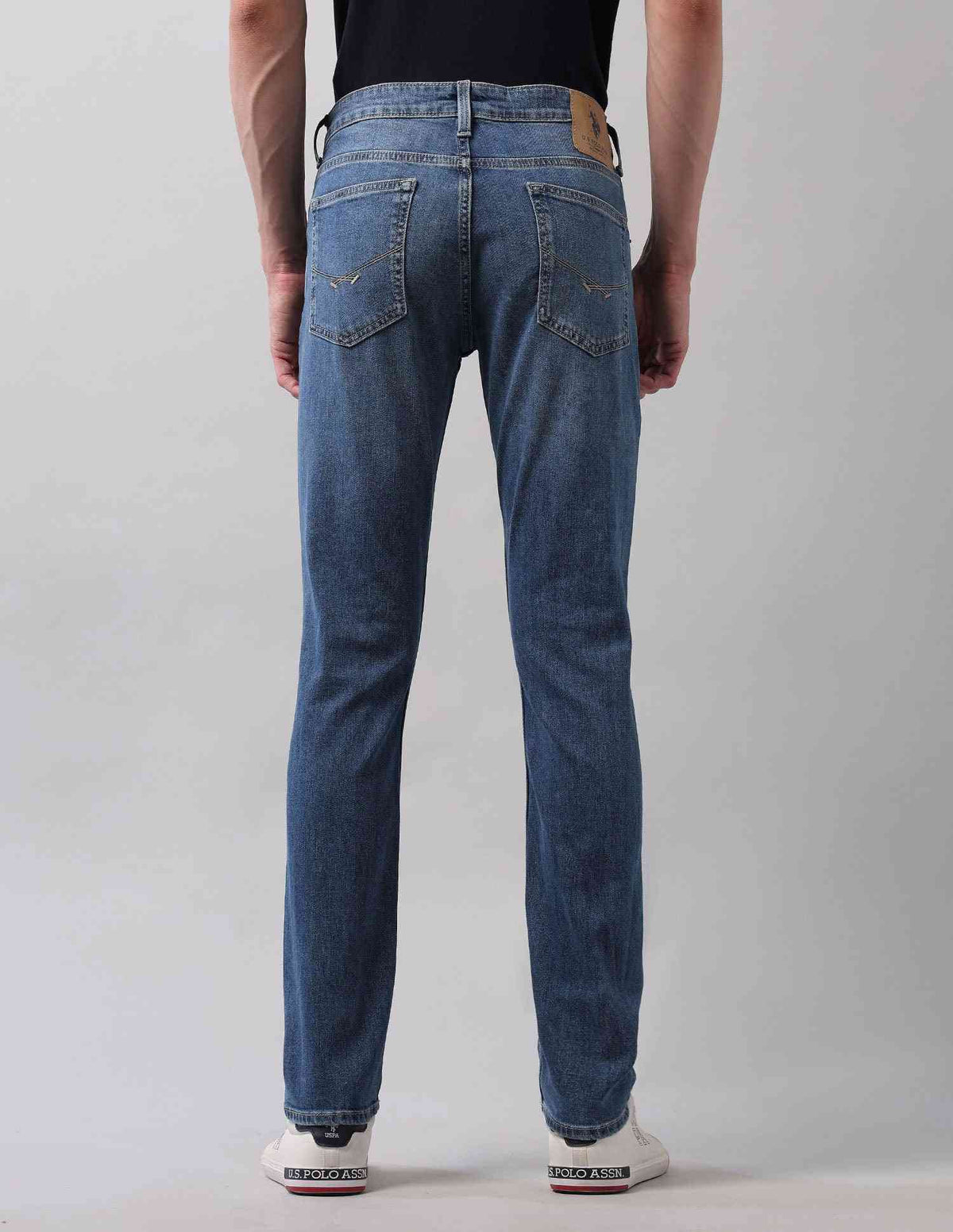 U.S. Polo men's blue jeans from the Udjen1258H collection, showing classic denim fabric and fit.